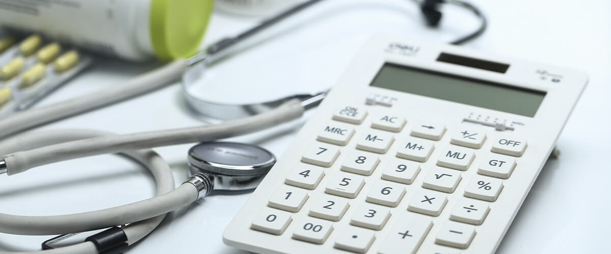 É possível pagar menos impostos médicos e clinicas médicas