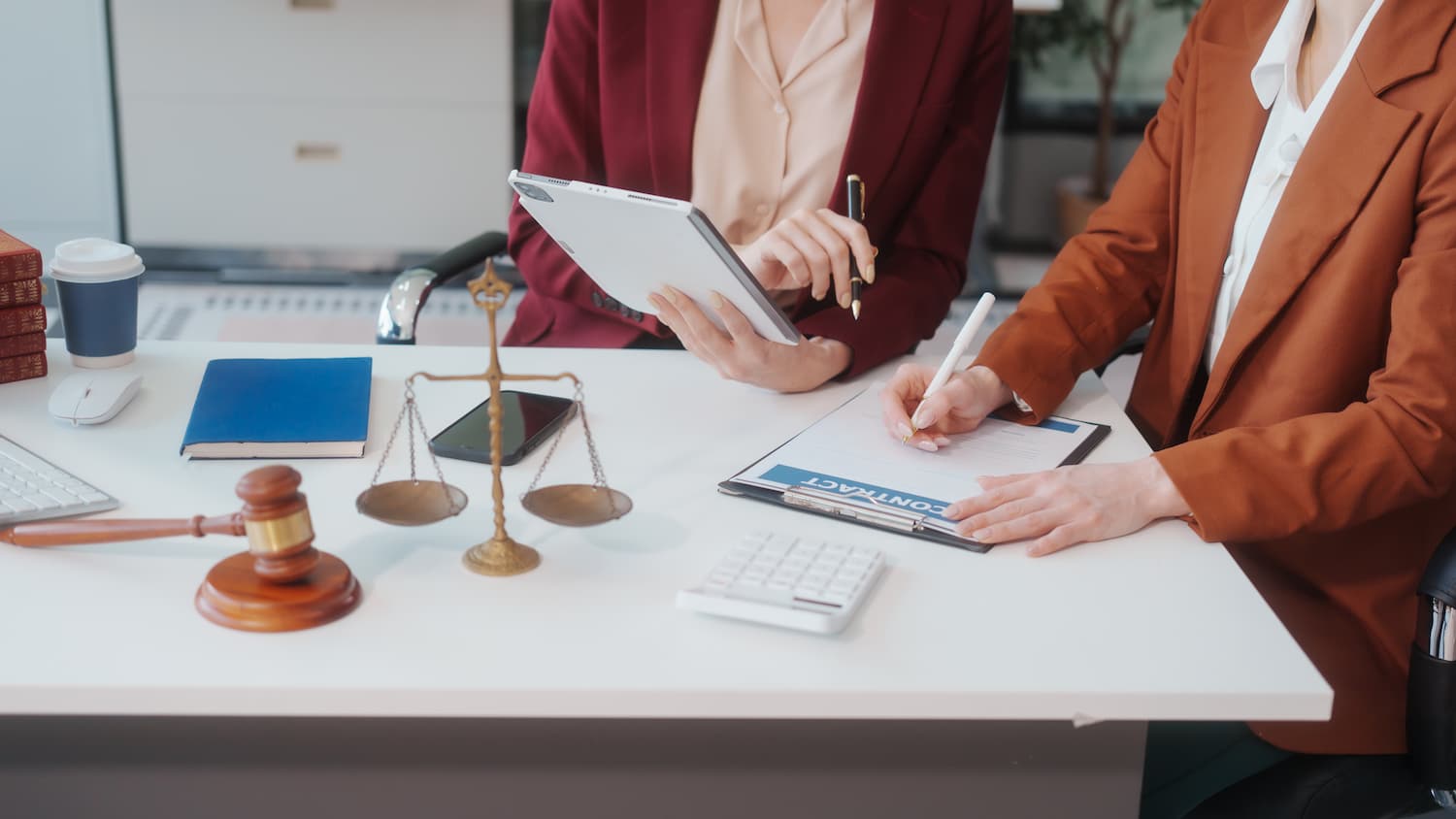 Organização Financeira Advogados - Contabilidade em Brasília - DF | Advance Contabilidade